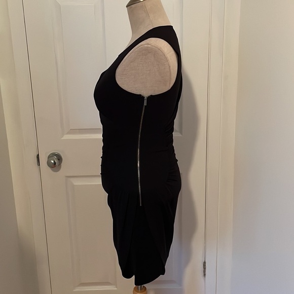 BCBGMaxAzria Black Draped Side Zip Dres Size 6 - Picture 3 of 14